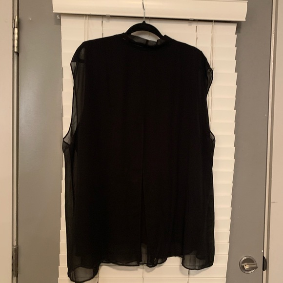 Absolute Beautiful Top!! - Picture 2 of 3